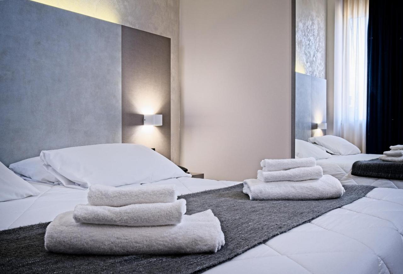 Cazzago San Martino Albergo Papillon מראה חיצוני תמונה