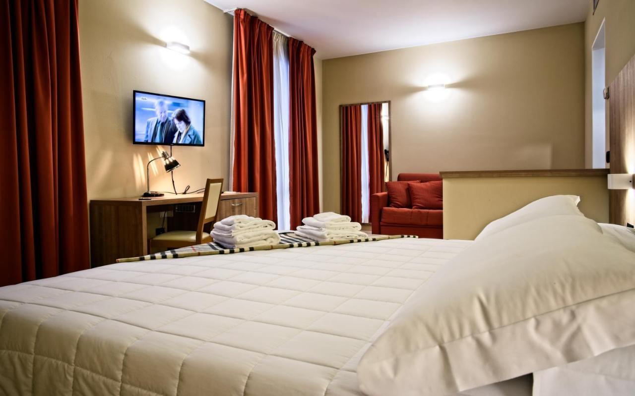 Cazzago San Martino Albergo Papillon מראה חיצוני תמונה