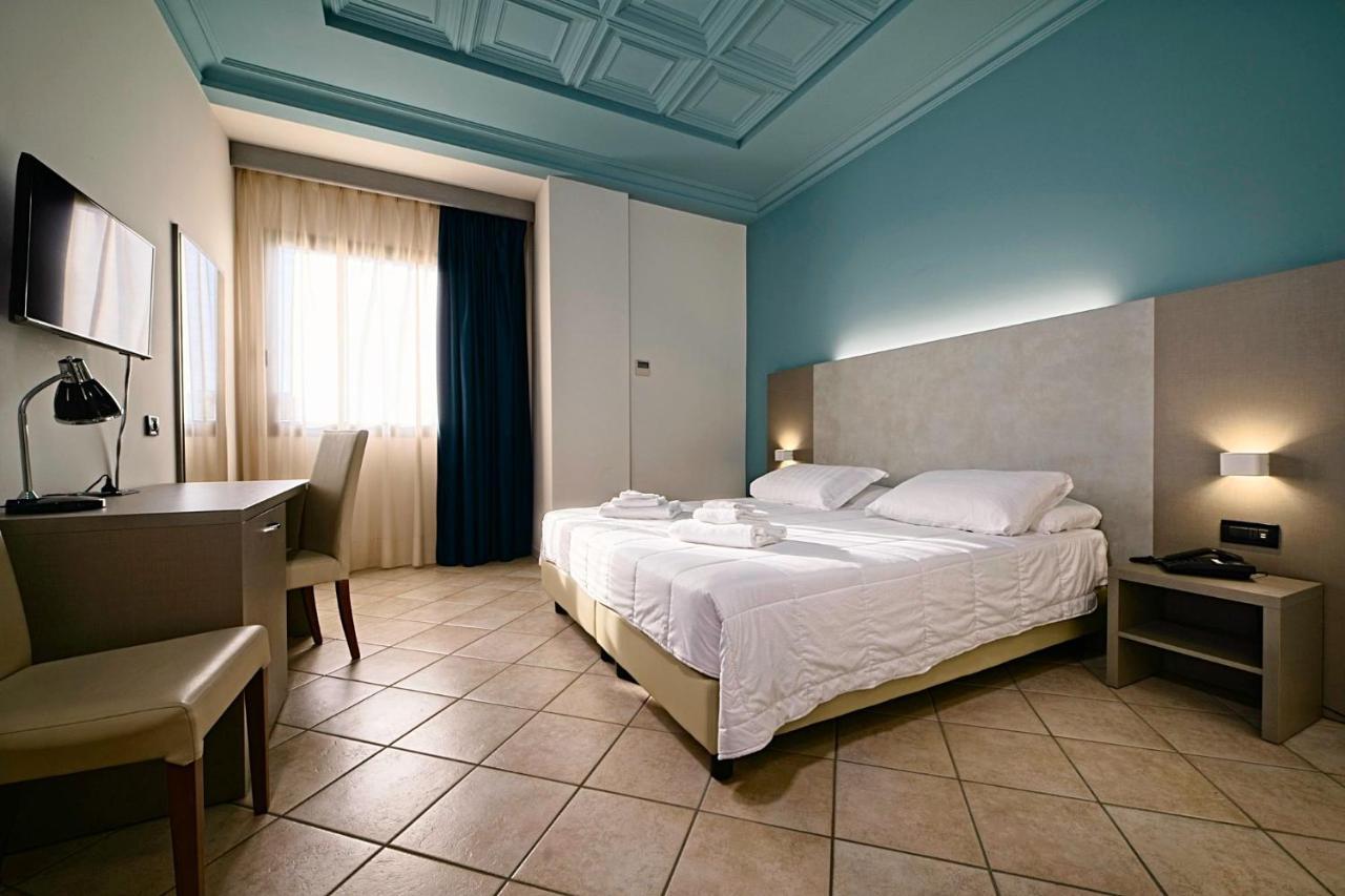 Cazzago San Martino Albergo Papillon מראה חיצוני תמונה